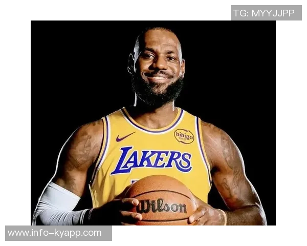 詹姆斯生涯总助攻数达13744次距离超越保罗仅差42次